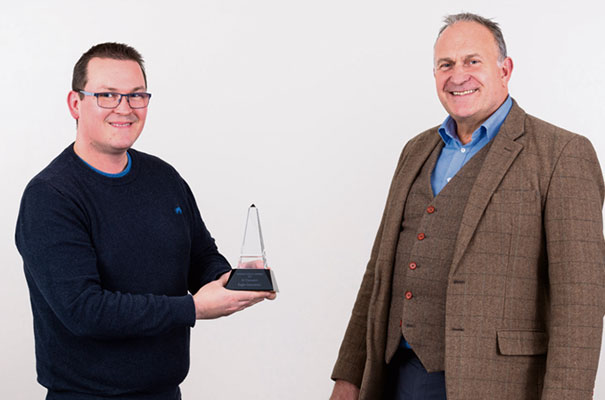 Dr Alex Mitchell of Eagle Genomics (left) receives the AI Champion accolade from Rod Faul of Kao Data.