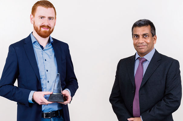 Bruno Cotta (right) presented the The Cambridge Judge Business School Graduate Business of the Year Award to Cyted CEO Marcel Gehrung.