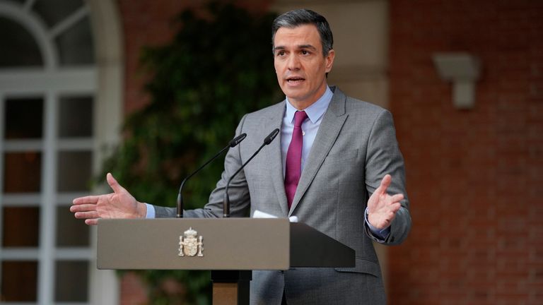 Prime Minister Pedro Sanchez announcing the pardons