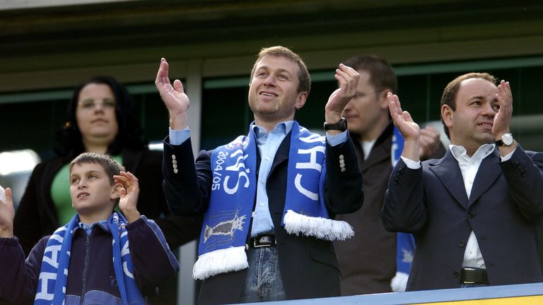 Football - Chelsea v Charlton Athletic - FA Barclays Premiership - Stamford Bridge - 7/5/05 Chelsea owner Roman Abramovich celebrates Mandatory Credit: Action Images / Tony O'Brien 04/05 NO ONLINE/INTERNET USE WITHOUT A LICENCE FROM THE FOOTBALL DATA CO LTD. FOR LICENCE ENQUIRIES PLEASE TELEPHONE +44 207 298 1656.
