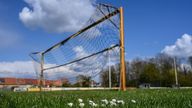 GES / football / local sports, sports facilities in times of Corona, April 15, 2021
Orphaned sports field and empty goal of FV Liedolsheim near Karlsruhe. GES / football / local sports, sports facilities in times of Corona, 04/15/2021 | usage worldwide Photo by: Markus Gilliar/picture-alliance/dpa/AP Images