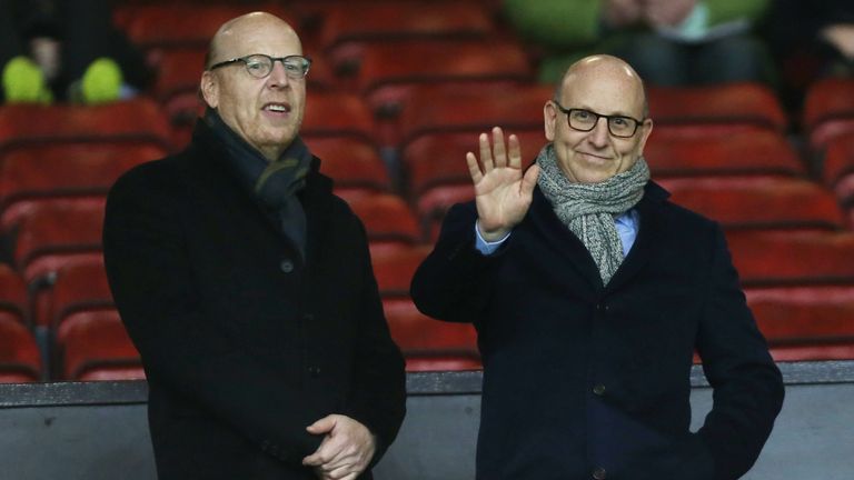 Avram Glazer (L) and Joel Glazer