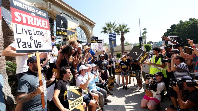 Actor George Takei joins SAG-AFTRA actors and Writers Guild of America (WGA) writers as they walk the picket line during their ongoing strike outside Paramount Studios in Los Angeles, California, U.S., September 8, 2023. REUTERS/Mario Anzuoni
