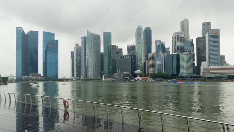 Singapore in rain Photo by: Hinrich Bäsemann/picture-alliance/dpa/AP Images