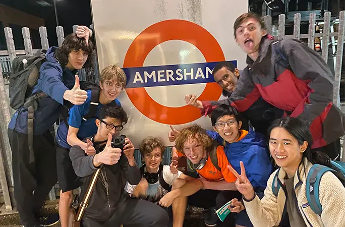 Teenagers break Guinness World Record after completing London Tube Challenge with two hours to spare