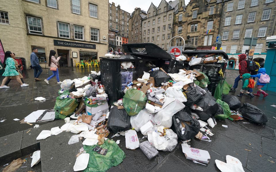 Three unions confirm council waste staff in Scotland to strike in August